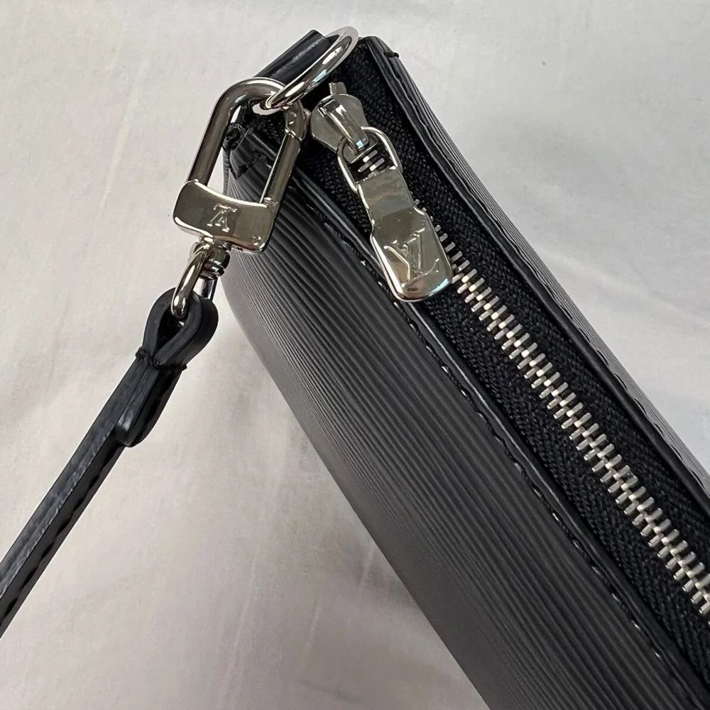 Louis Vuitton Pochette Accessoires Epi Leather - Picture 9 of 16